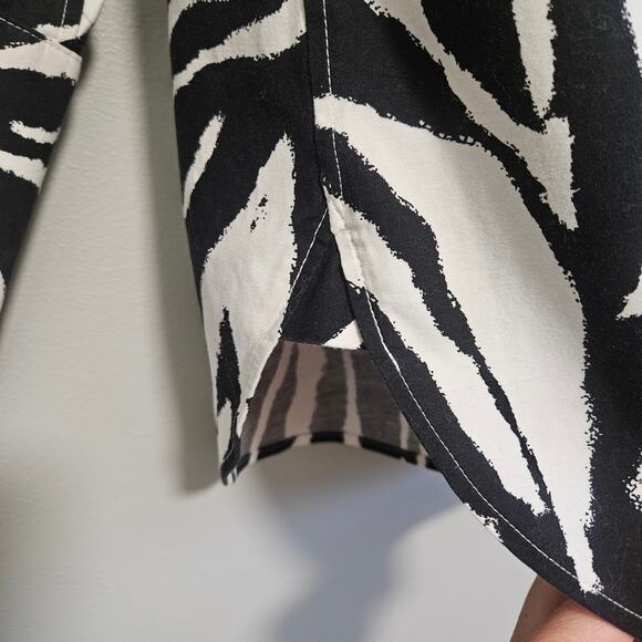 Chico's Button Down Top Size 6 Black White Zebra Minimalist Professional Stretch - Picture 5 of 9